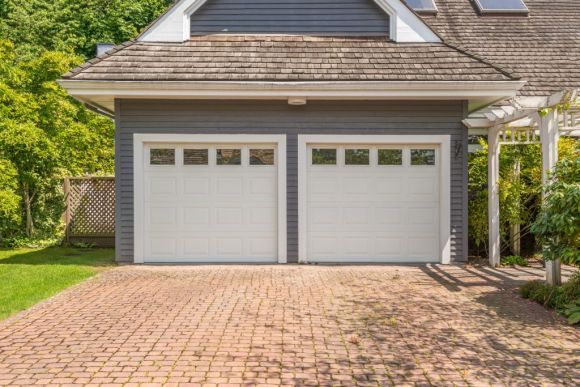Essential Safety Features in Modern Garage Doors: Protecting Your Home and Family