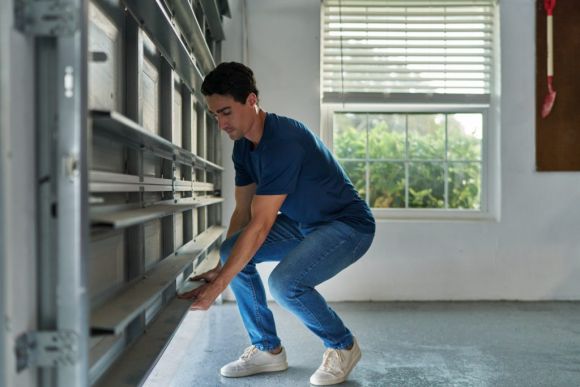 Why Won’t My Garage Door Close? 5 Common Causes.